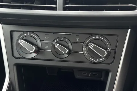 MK72LFN Volkswagen Polo 1.0 Life 5dr **REAR VIEW CAMERA** Thumbnail #21