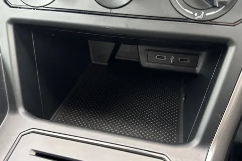 MK72LFN Volkswagen Polo 1.0 Life 5dr **REAR VIEW CAMERA** Thumbnail #31