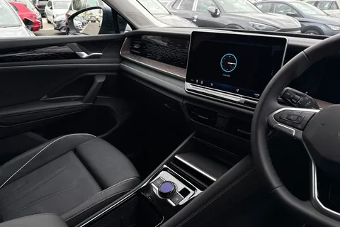 KS75HVF Volkswagen Tayron 1.5 eTSI Elegance 5dr DSG7 [7 Seat] **LEATHER** Thumbnail #21