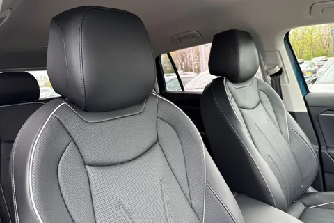 KS75HVF Volkswagen Tayron 1.5 eTSI Elegance 5dr DSG7 [7 Seat] **LEATHER** Thumbnail #25