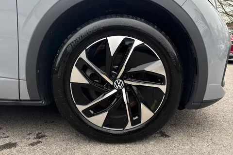 DF23ZGP Volkswagen ID.5 Pro Performance 77kWh Style Auto 5dr Thumbnail #7