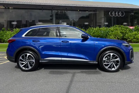 PX26JXN Audi Q5 2.0 TDI S line S Tronic quattro Euro 6 (s/s) 5dr Thumbnail #4