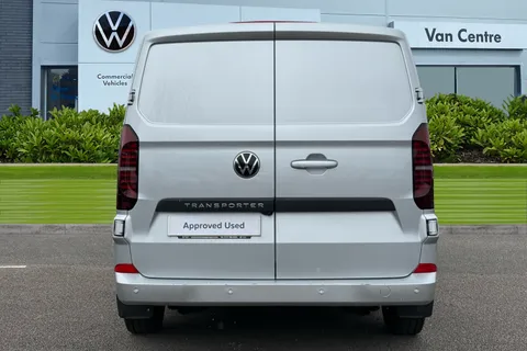 DG75BZA Volkswagen Transporter 2.0 TDI 110 Commerce Pro Van Thumbnail #5