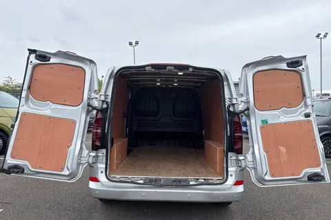DG75BZA Volkswagen Transporter 2.0 TDI 110 Commerce Pro Van Thumbnail #7