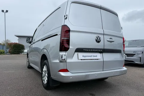 DG75BZA Volkswagen Transporter 2.0 TDI 110 Commerce Pro Van Thumbnail #8