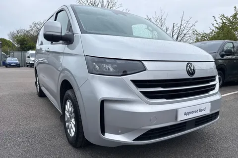 DG75BZA Volkswagen Transporter 2.0 TDI 110 Commerce Pro Van Thumbnail #9