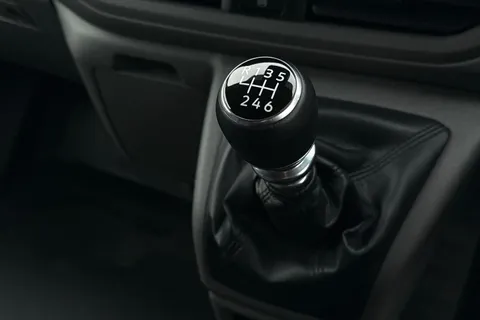 DG75BZA Volkswagen Transporter 2.0 TDI 110 Commerce Pro Van Thumbnail #23