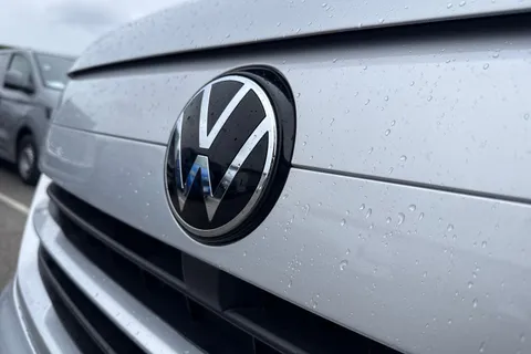 DG75BZA Volkswagen Transporter 2.0 TDI 110 Commerce Pro Van Thumbnail #29
