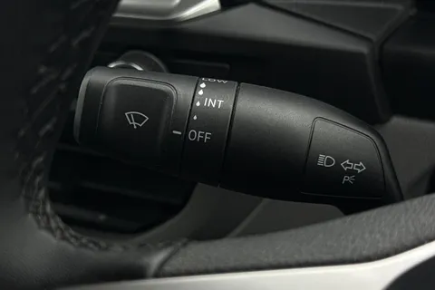 DG75BZA Volkswagen Transporter 2.0 TDI 110 Commerce Pro Van Thumbnail #37