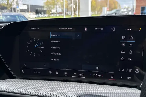 PX26JXN Audi Q5 2.0 TDI S line S Tronic quattro Euro 6 (s/s) 5dr Thumbnail #53