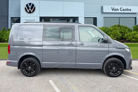 CX71JPO Volkswagen Transporter 2.0 TDI 150 Highline Kombi Van Thumbnail #4