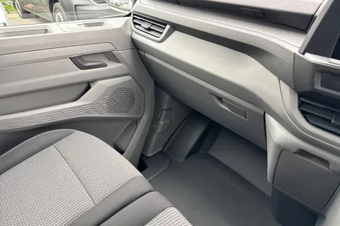 DA26EBU Volkswagen Transporter 2.0 TDI 110 Commerce Plus Van Thumbnail #20