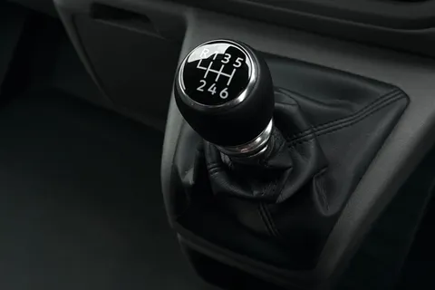 DA26EBU Volkswagen Transporter 2.0 TDI 110 Commerce Plus Van Thumbnail #23