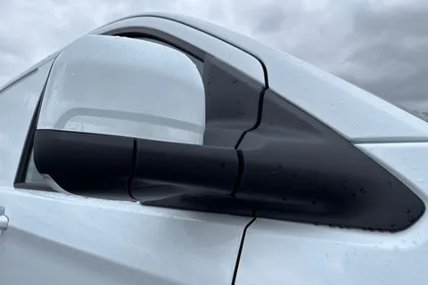 DA26EBU Volkswagen Transporter 2.0 TDI 110 Commerce Plus Van Thumbnail #26