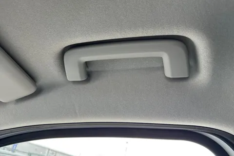 DA26EBU Volkswagen Transporter 2.0 TDI 110 Commerce Plus Van Thumbnail #35