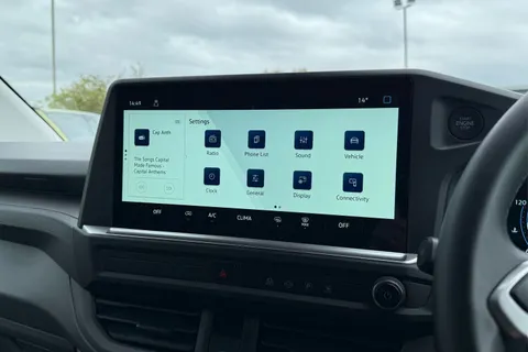 DA26EBU Volkswagen Transporter 2.0 TDI 110 Commerce Plus Van Thumbnail #48