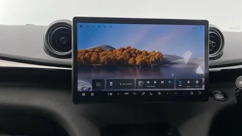 LD25HJM BYD Dolphin 60.48kWh Comfort Auto 5dr Thumbnail #11