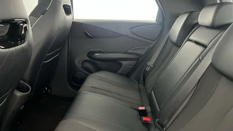 LD25HJM BYD Dolphin 60.48kWh Comfort Auto 5dr Thumbnail #12