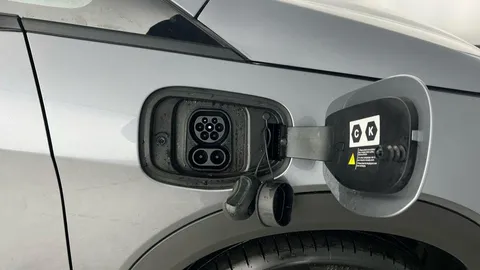 LD25HJM BYD Dolphin 60.48kWh Comfort Auto 5dr Thumbnail #15