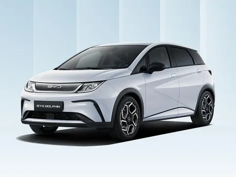  BYD Dolphin 60.48kWh Comfort Auto 5dr Thumbnail #1