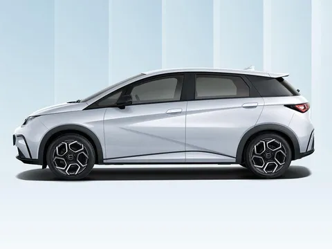  BYD Dolphin 60.48kWh Comfort Auto 5dr Thumbnail #2