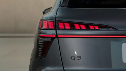  Audi Q3 1.5 TFSI S line S Tronic Euro 6 (s/s) 5dr Thumbnail #7