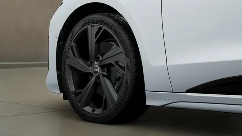  Audi A6 E-Tron Avant 100kWh Black Edition Auto quattro 5dr Thumbnail #4