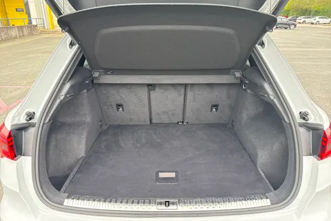 7 of 66 for Audi Q3 S line 35 TDI 150 PS S tronic