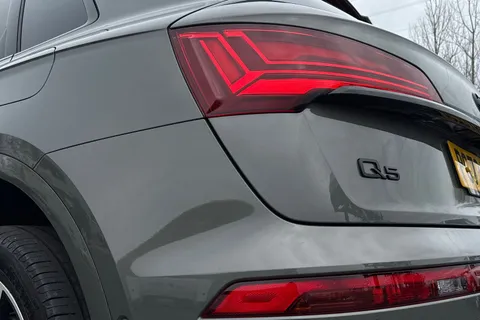 PG73XVH Audi Q5 MY23.5 Black Edition 50 TFSI e quattro 299 PS S tronic Thumbnail #8