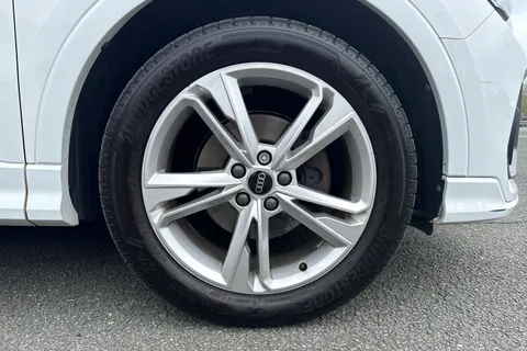 10 of 66 for Audi Q3 S line 35 TDI 150 PS S tronic