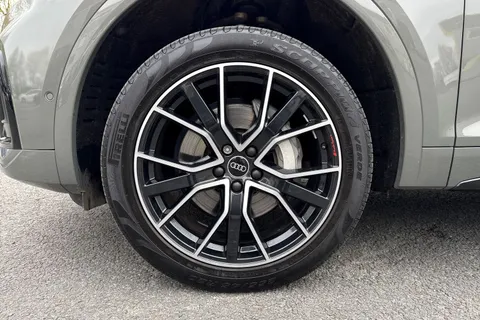 PG73XVH Audi Q5 MY23.5 Black Edition 50 TFSI e quattro 299 PS S tronic Thumbnail #11