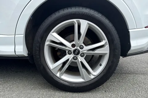 12 of 66 for Audi Q3 S line 35 TDI 150 PS S tronic