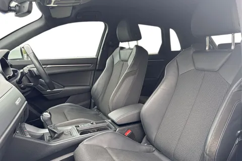 16 of 66 for Audi Q3 S line 35 TDI 150 PS S tronic