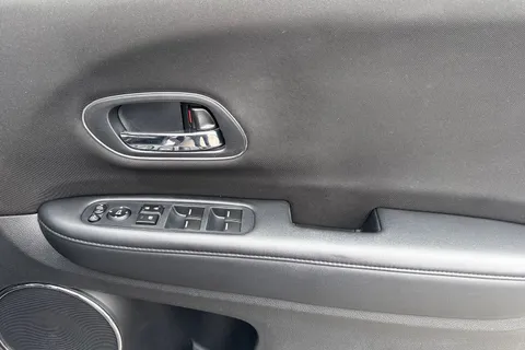 MF18UNE Honda HR-V 1.5 i-VTEC SE Navi CVT 5dr Thumbnail #24