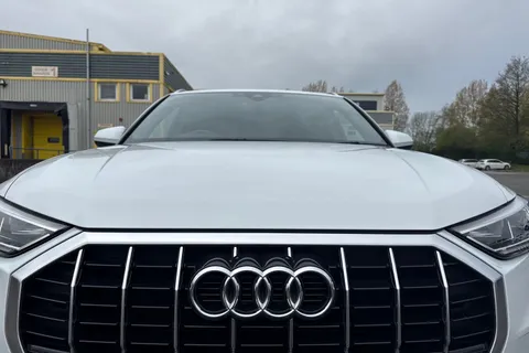 27 of 66 for Audi Q3 S line 35 TDI 150 PS S tronic