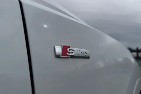 30 of 66 for Audi Q3 S line 35 TDI 150 PS S tronic