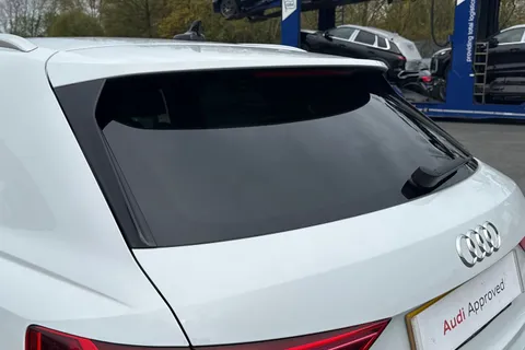 33 of 66 for Audi Q3 S line 35 TDI 150 PS S tronic