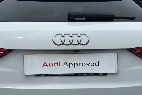 34 of 66 for Audi Q3 S line 35 TDI 150 PS S tronic