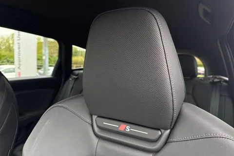 KS74MEU Audi Q6 E-Tron Q6 SUV Edition 1 e-tron quattro 285,00 kW Thumbnail #37