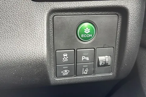 MF18UNE Honda HR-V 1.5 i-VTEC SE Navi CVT 5dr Thumbnail #38