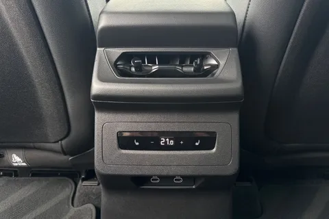 KS74MEU Audi Q6 E-Tron Q6 SUV Edition 1 e-tron quattro 285,00 kW Thumbnail #39