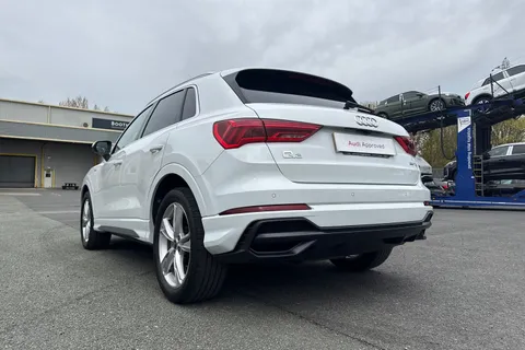 38 of 66 for Audi Q3 S line 35 TDI 150 PS S tronic