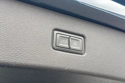 KF18JZX Audi SQ7 4.0 TDI V8 Tiptronic quattro Euro 6 (s/s) 5dr Thumbnail #42