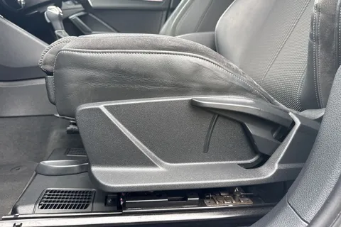 41 of 66 for Audi Q3 S line 35 TDI 150 PS S tronic