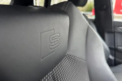 45 of 66 for Audi Q3 S line 35 TDI 150 PS S tronic