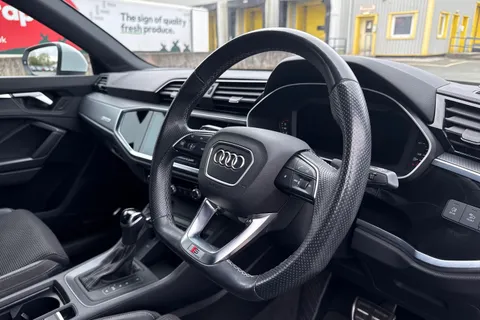 46 of 66 for Audi Q3 S line 35 TDI 150 PS S tronic