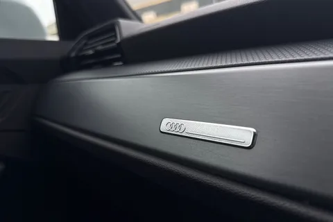 47 of 66 for Audi Q3 S line 35 TDI 150 PS S tronic