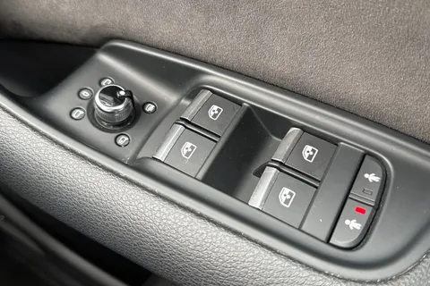 KF18JZX Audi SQ7 4.0 TDI V8 Tiptronic quattro Euro 6 (s/s) 5dr Thumbnail #50