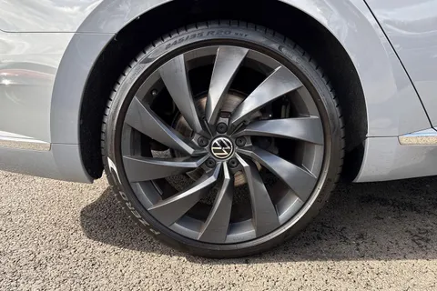 PN22WCV Volkswagen Arteon 2.0 TSI R-Line 5dr DSG **HEATED WINDSCREEN, DCC, REAR CAM, 20' ALLOYS** Thumbnail #13