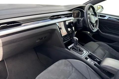 PN22WCV Volkswagen Arteon 2.0 TSI R-Line 5dr DSG **HEATED WINDSCREEN, DCC, REAR CAM, 20' ALLOYS** Thumbnail #16